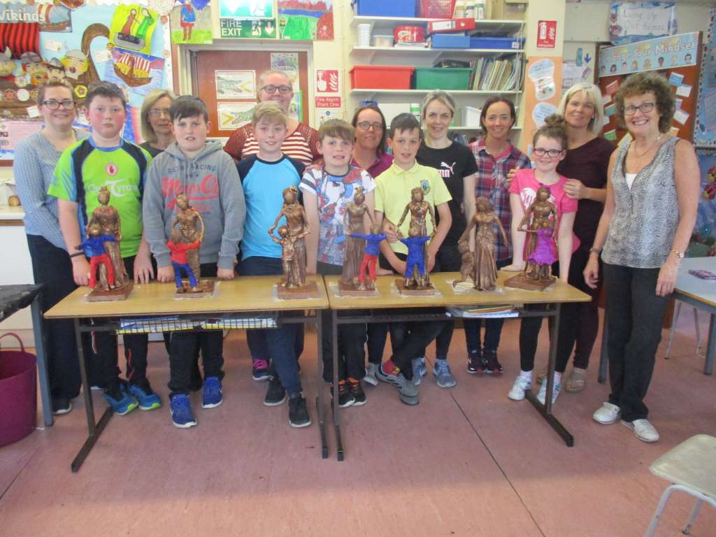 Year 7 Pupils and their Parents at Loughash and Altishane P.S. get Creative!